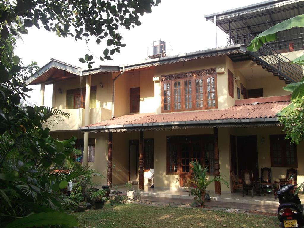Serenity Villa Hikkaduwa Exterior photo