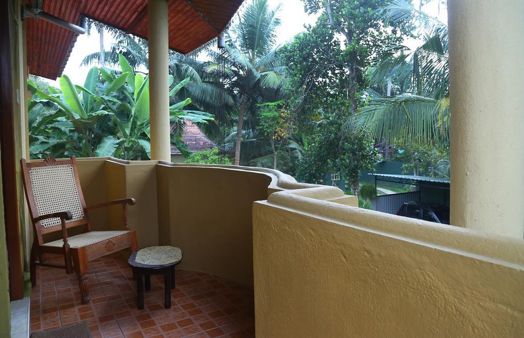 Serenity Villa Hikkaduwa Exterior photo