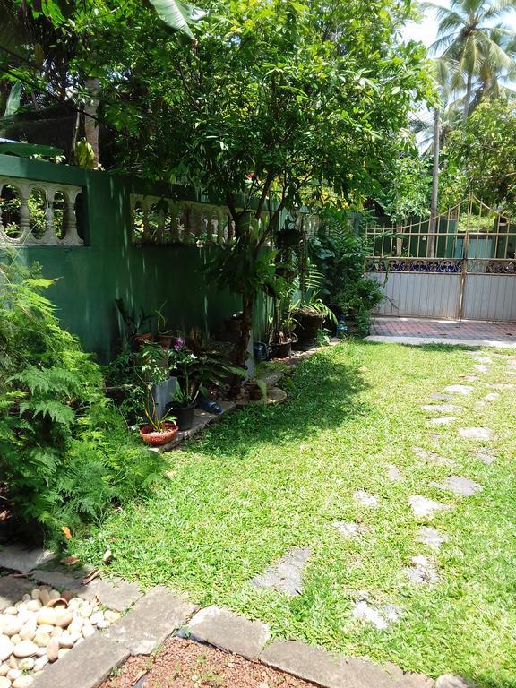 Serenity Villa Hikkaduwa Exterior photo